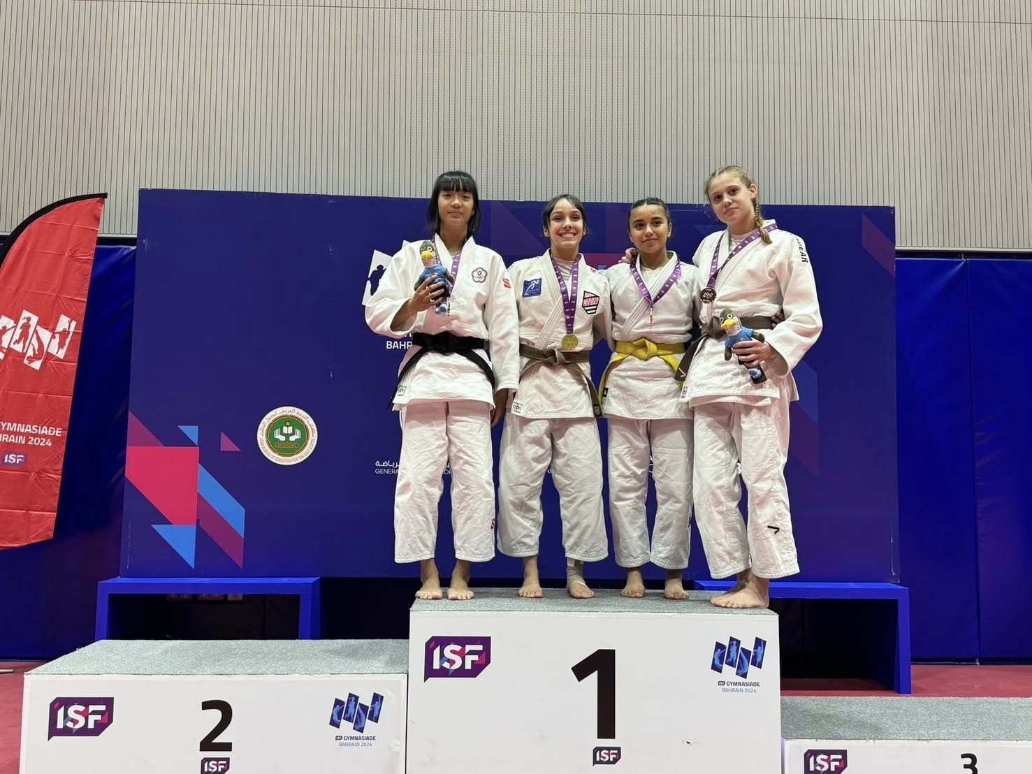 狂賀!柔道隊–楊秀英同學榮獲2024年巴林世界中學生運動會女子柔道-48公斤級銀牌~~~